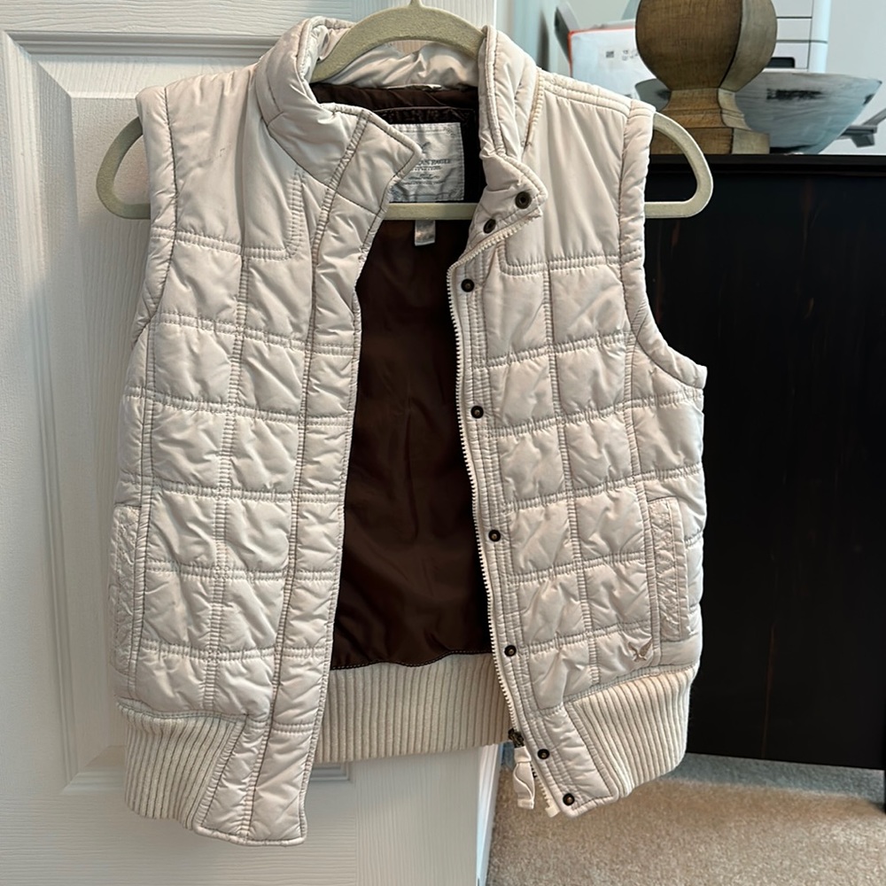 American Eagle Outfitters Quilted Cream Vest